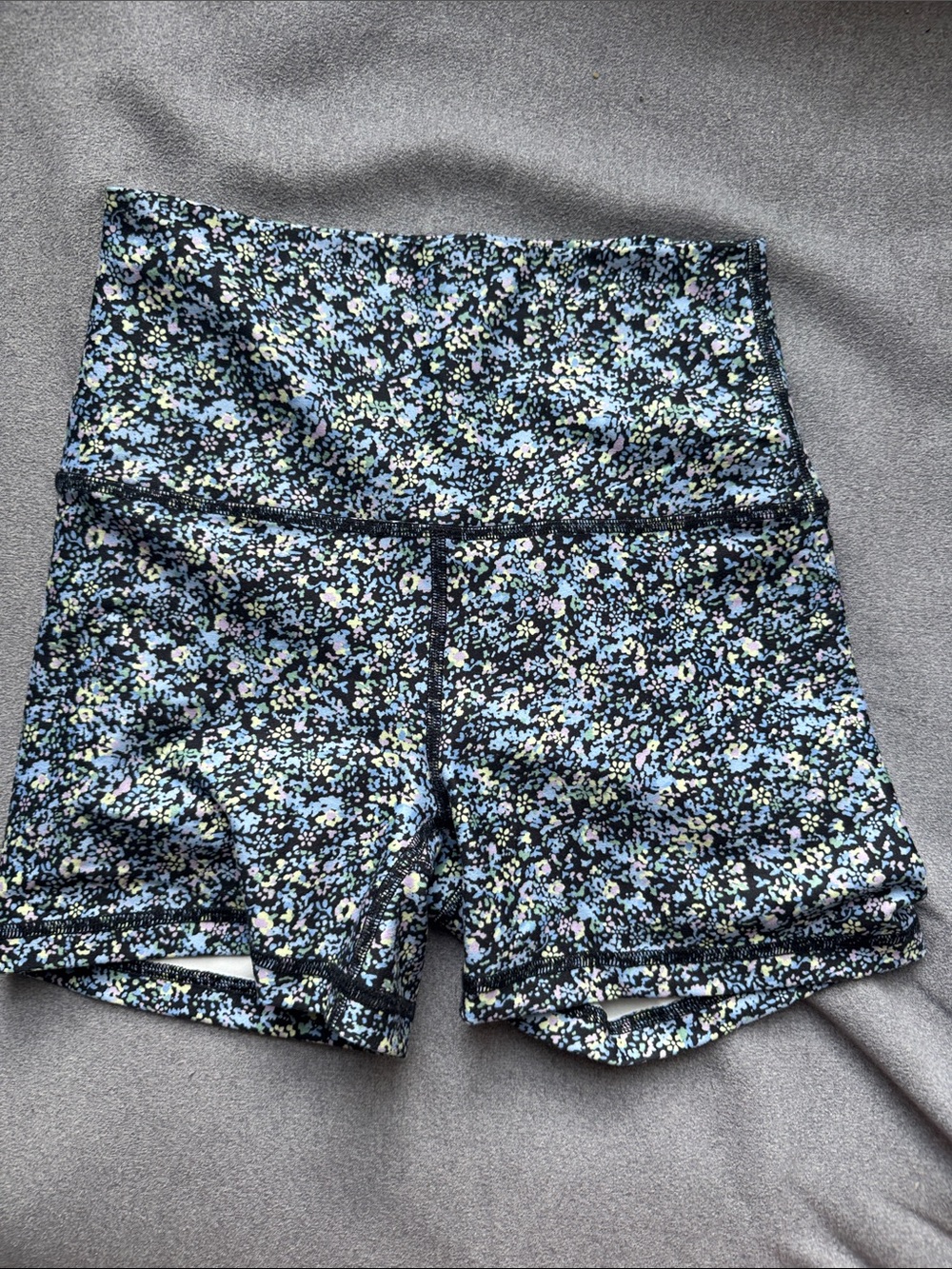 Gilly Hicks High-Waist Floral Print Shorts - Black & Blue